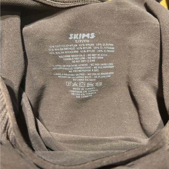 SKIMS Seamless Sculpt Brief Bodysuit - Picture 4 of 5